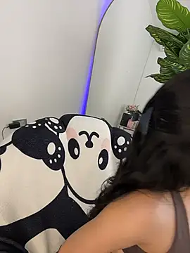  Emily Thompson  online show from 17, 7, 2026