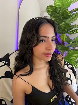  Emily Thompson  online show from 24, 7, 2026
