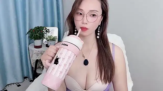 Snapshot of Dewluna chatting on 15, 3, 2026 Dewluna online show from 15, 3, 2026