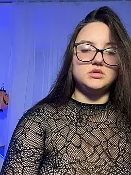 MiraLuccian online show from 24, 10, 2025