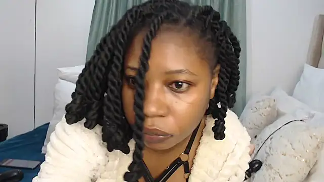 Snapshot of MystiqueTeee chatting on 7, 6, 2026 MystiqueTeee online show from 7, 6, 2026