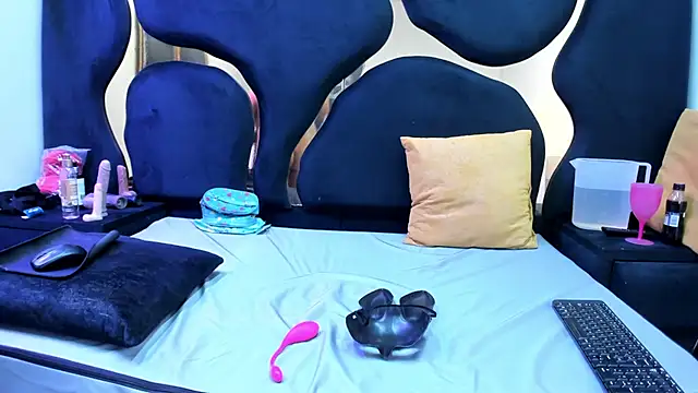 Snapshot of Oriana69_ chatting on 9, 4, 2026 Oriana69 online show from 9, 4, 2026