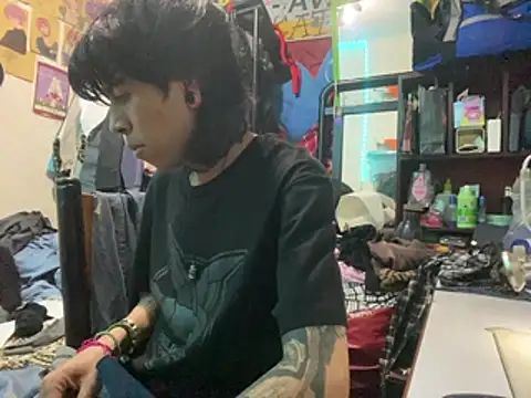 Snapshot of kirito_kun chatting on 1, 4, 2026 kirito kun online show from 1, 4, 2026