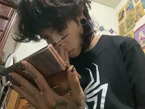 Snapshot of kirito_kun chatting on 10, 4, 2026 kirito kun online show from 10, 4, 2026