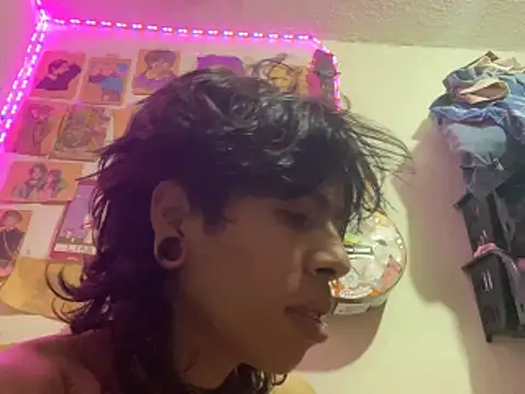 Snapshot of kirito_kun chatting on 18, 4, 2026 kirito kun online show from 18, 4, 2026