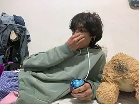 Snapshot of kirito_kun chatting on 20, 4, 2026 kirito kun online show from 20, 4, 2026