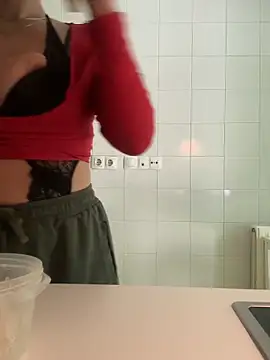 Snapshot of Hannah_Kiim chatting on 3, 4, 2026 Hannah Kiim online show from 3, 4, 2026