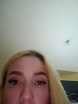 sara crushx online show from 23, 3, 2025