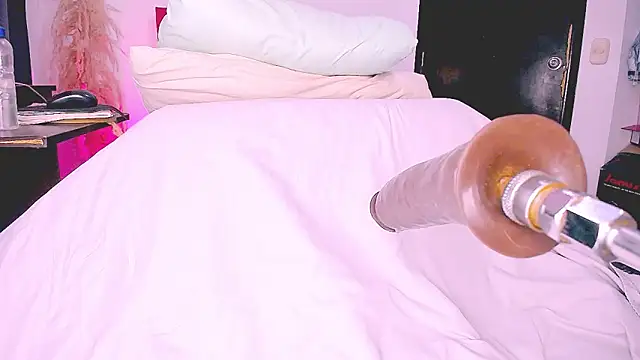 lucia-233 online show from 8, 11, 2025