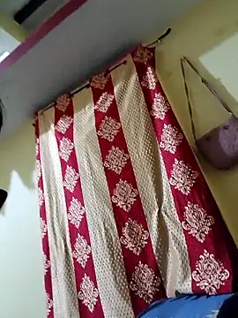 Snapshot of GraphicPriya2001 chatting on 11, 11, 2025 GraphicPriya2001 online show from 11, 11, 2025