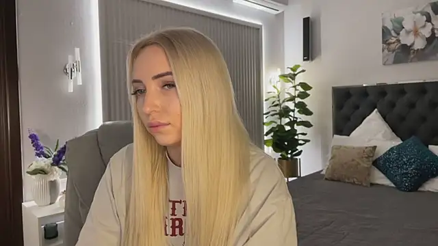 OhMyEmma online show from 4, 12, 2025