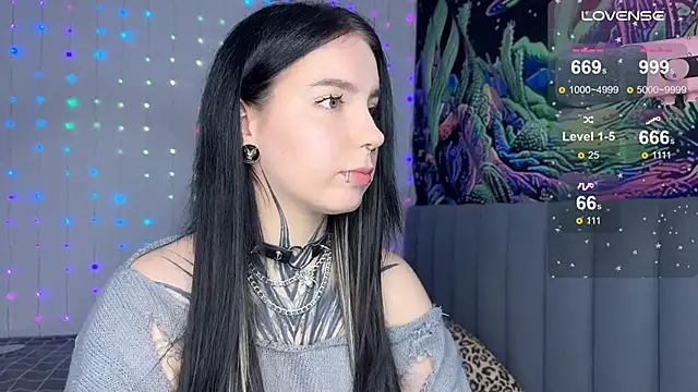 Snapshot of yourvodka chatting on 23, 12, 2025 yourvodka online show from 23, 12, 2025