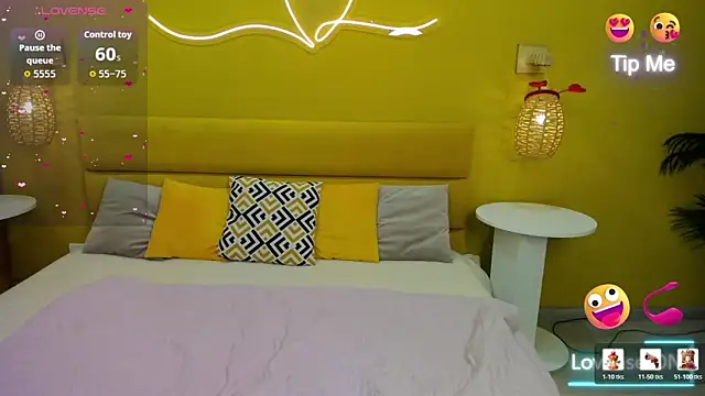 Snapshot of EvelineAmore chatting on 9, 3, 2026 EvelineAmore online show from 9, 3, 2026