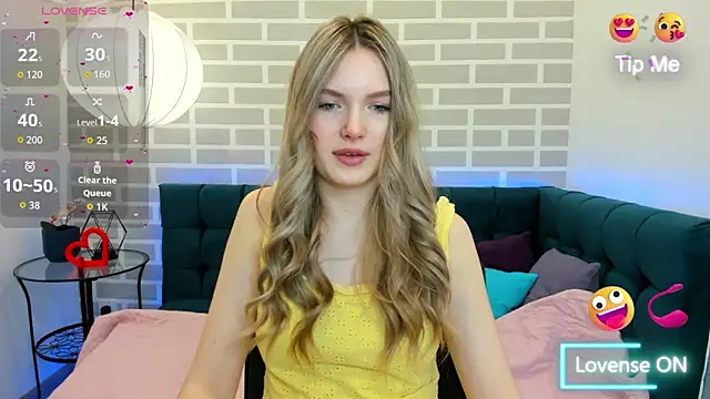 Snapshot of EvelineAmore chatting on 6, 4, 2026 EvelineAmore online show from 6, 4, 2026