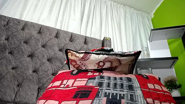 Snapshot of ANA-BULLOCK- chatting on 23, 11, 2025 ANA-BULLOCK- online show from 23, 11, 2025