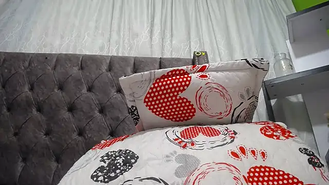 Snapshot of ANA-BULLOCK- chatting on 16, 12, 2025 ANA-BULLOCK- online show from 16, 12, 2025