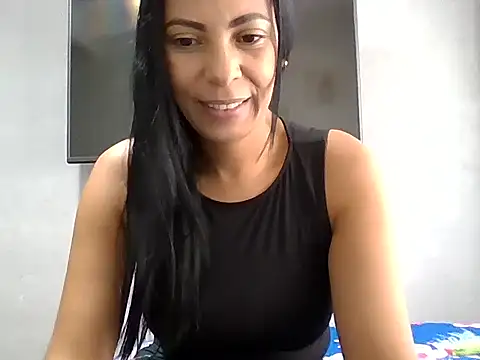Snapshot of DaphneRosses chatting on 2, 11, 2025 DaphneRosses online show from 2, 11, 2025