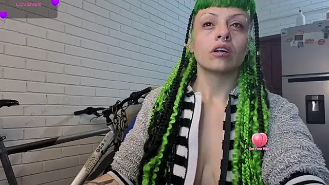 Snapshot of freyaa_sorcerees chatting on 14, 9, 2025 freyaa sorcerees online show from 14, 9, 2025