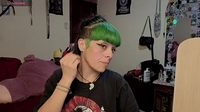 Snapshot of freyaa_sorcerees chatting on 15, 12, 2025 freyaa sorcerees online show from 15, 12, 2025