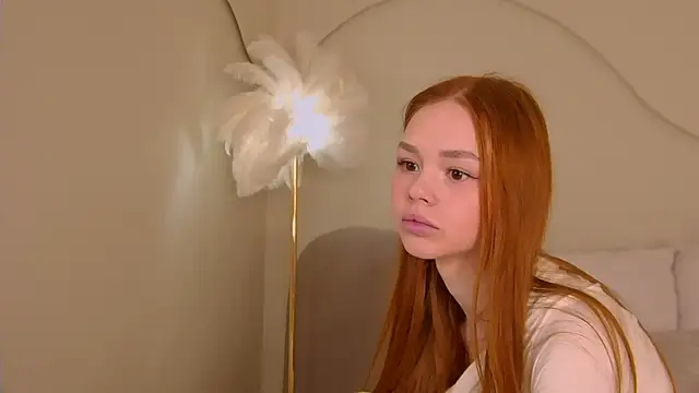 Snapshot of MiraBliss chatting on 10, 10, 2025 MiraBliss online show from 10, 10, 2025