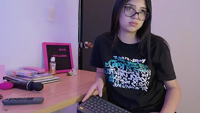 eva sin18 online show from 13, 3, 2025