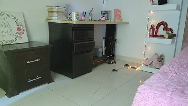 Snapshot of eva_sin18 chatting on 21, 4, 2026 eva sin18 online show from 21, 4, 2026