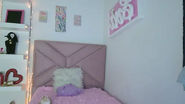 Snapshot of eva_sin18 chatting on 23, 4, 2026 eva sin18 online show from 23, 4, 2026