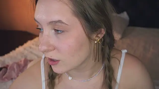 Snapshot of saint_trisha chatting on 6, 2, 2026 saint trisha online show from 6, 2, 2026