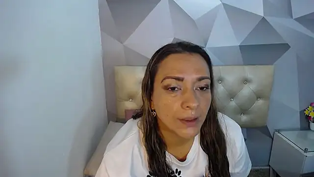 Milf-Prettyboobs online show from 15, 11, 2025