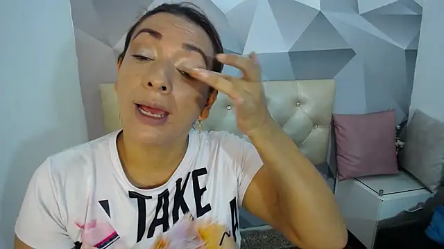 Milf-Prettyboobs online show from 17, 11, 2025