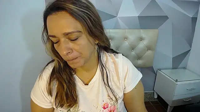 Milf-Prettyboobs online show from 5, 12, 2025