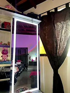 Paulet Johnson online show from 23, 11, 2025