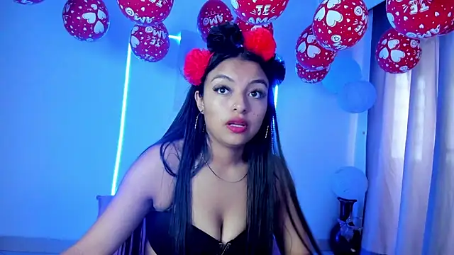 sweet cinamon online show from 12, 11, 2025