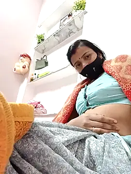 Snapshot of Daya_Chheda chatting on 11, 11, 2025 Daya Chheda online show from 11, 11, 2025