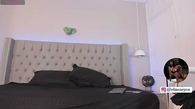 Snapshot of Emiliana_Rios chatting on 9, 11, 2025 Emiliana Rios online show from 9, 11, 2025