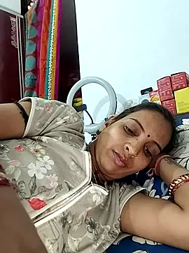 Snapshot of Hotty-Nidhi chatting on 8, 4, 2026 Hotty-Nidhi online show from 8, 4, 2026