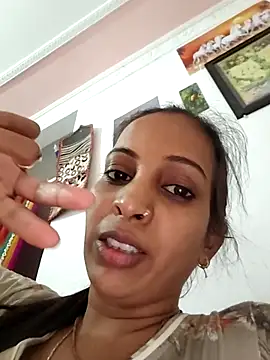 Snapshot of Hotty-Nidhi chatting on 13, 4, 2026 Hotty-Nidhi online show from 13, 4, 2026