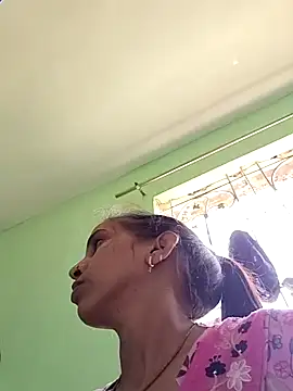 Hotty-Nidhi online show from 5, 6, 2026