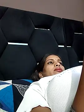 Hotty-Nidhi online show from 29, 6, 2026