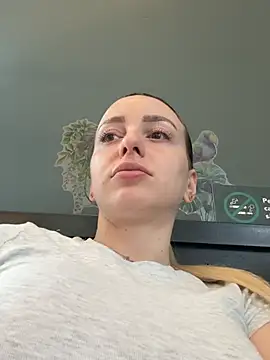 Snapshot of AlexisWhit chatting on 10, 3, 2026 AlexisWhit online show from 10, 3, 2026