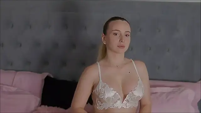 AlexisWhit online show from 6, 6, 2026
