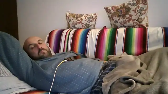 Snapshot of maxxxio12 chatting on 2, 4, 2026 maxxxio12 online show from 2, 4, 2026