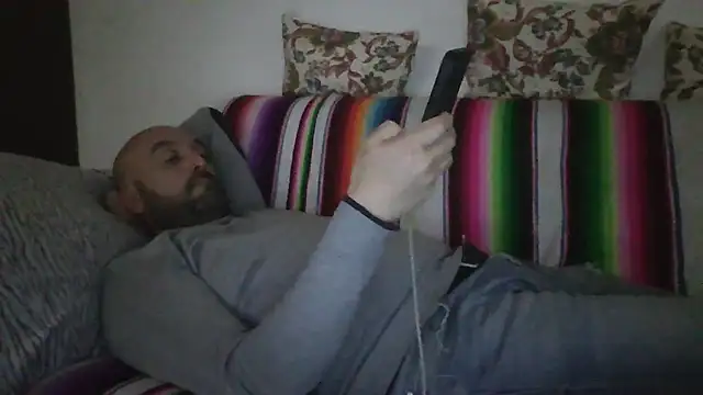 Snapshot of maxxxio12 chatting on 5, 4, 2026 maxxxio12 online show from 5, 4, 2026