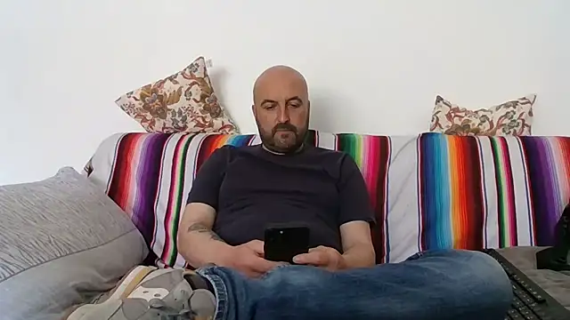 Snapshot of maxxxio12 chatting on 19, 4, 2026 maxxxio12 online show from 19, 4, 2026