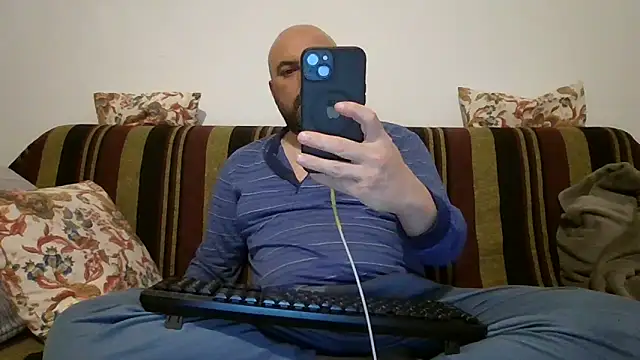 Snapshot of maxxxio12 chatting on 22, 4, 2026 maxxxio12 online show from 22, 4, 2026
