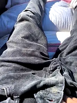 Snapshot of Thunderbolt121 chatting on 2, 3, 2026 Thunderbolt121 online show from 2, 3, 2026