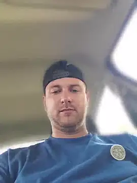 Snapshot of hugedickedd chatting on 4, 6, 2026 hugedickedd online show from 4, 6, 2026