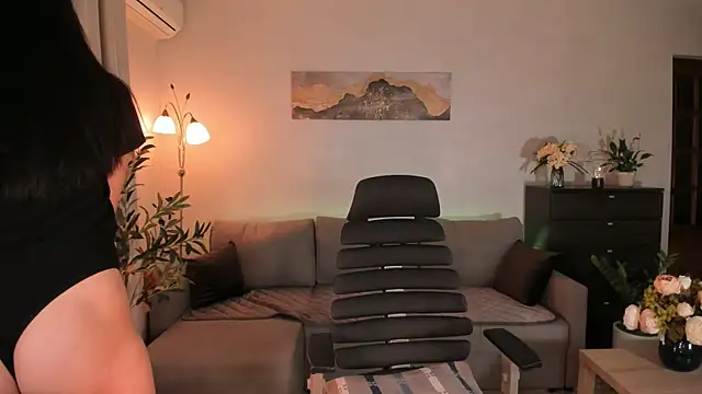 Viki Bellson online show from 11, 9, 2025