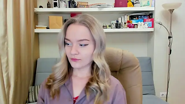 Snapshot of Kara_Smith_ chatting on 6, 1, 2025 Kara Smith  online show from 6, 1, 2025