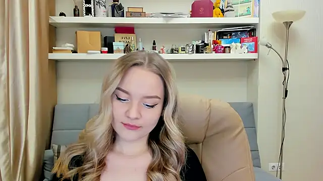 Snapshot of Kara_Smith_ chatting on 29, 1, 2025 Kara Smith  online show from 29, 1, 2025